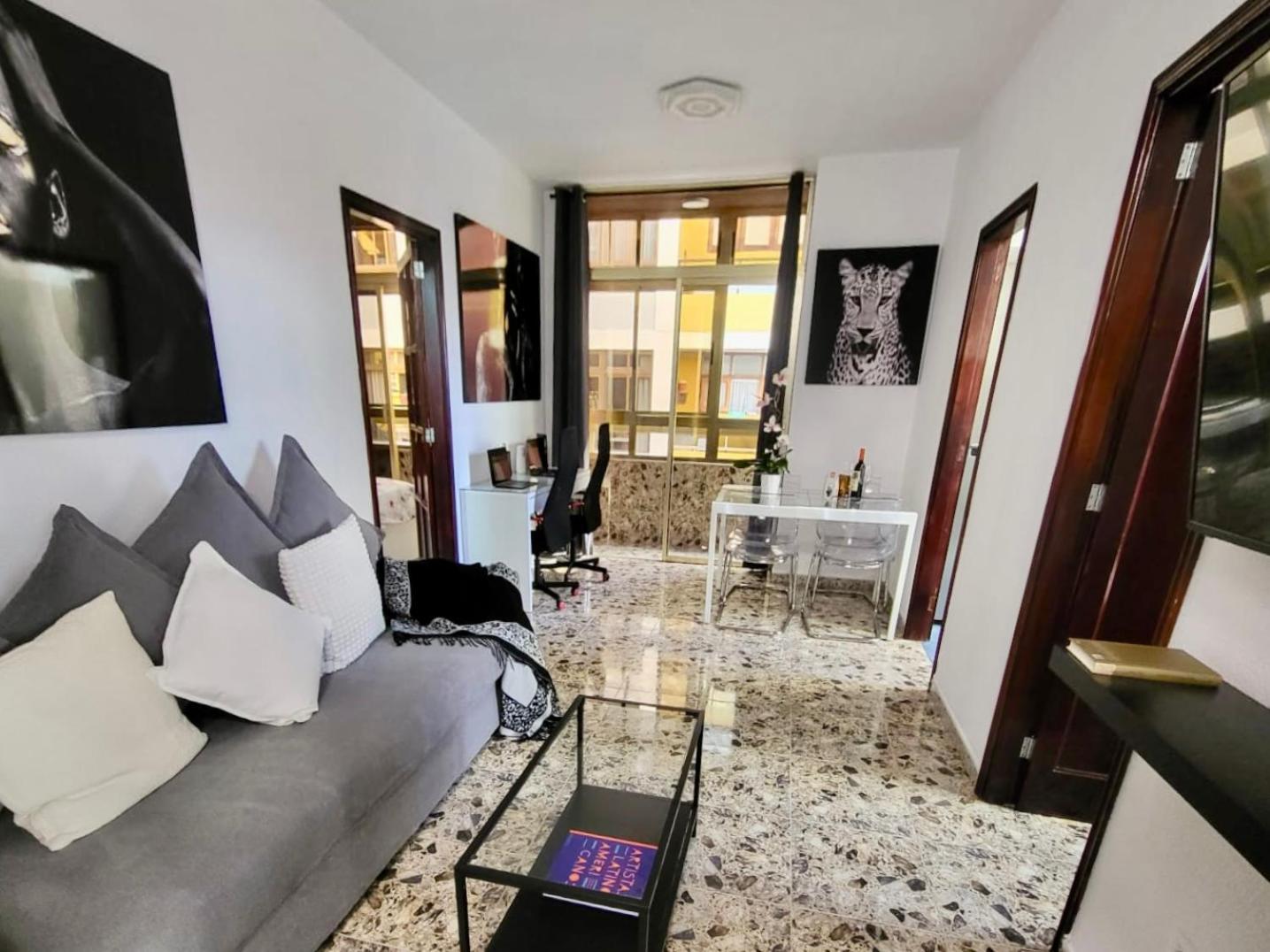Affordable Holiday Accommodation For Large Families And Groups At Las Canteras Beach With 3 Bedrooms And Free Parking Las Palmas / Gran Canaria Exterior foto